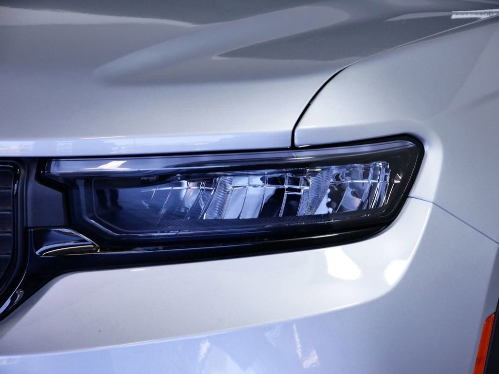 Thumbnail: 2024 Jeep Grand Cherokee - 19