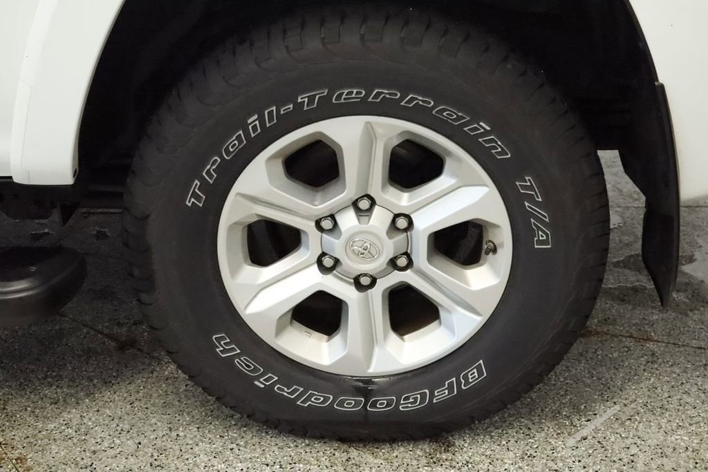 Thumbnail: 2018 Toyota 4Runner - 16