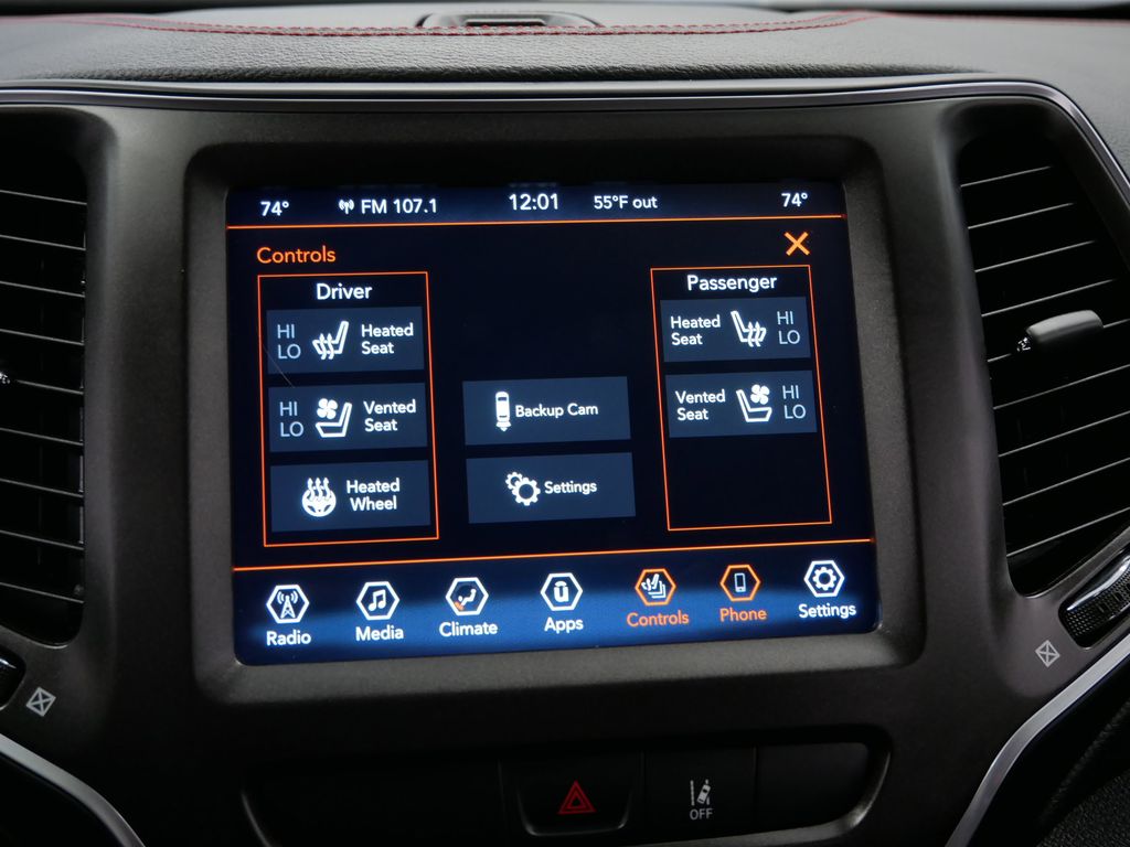 Thumbnail: 2022 Jeep Cherokee - 42