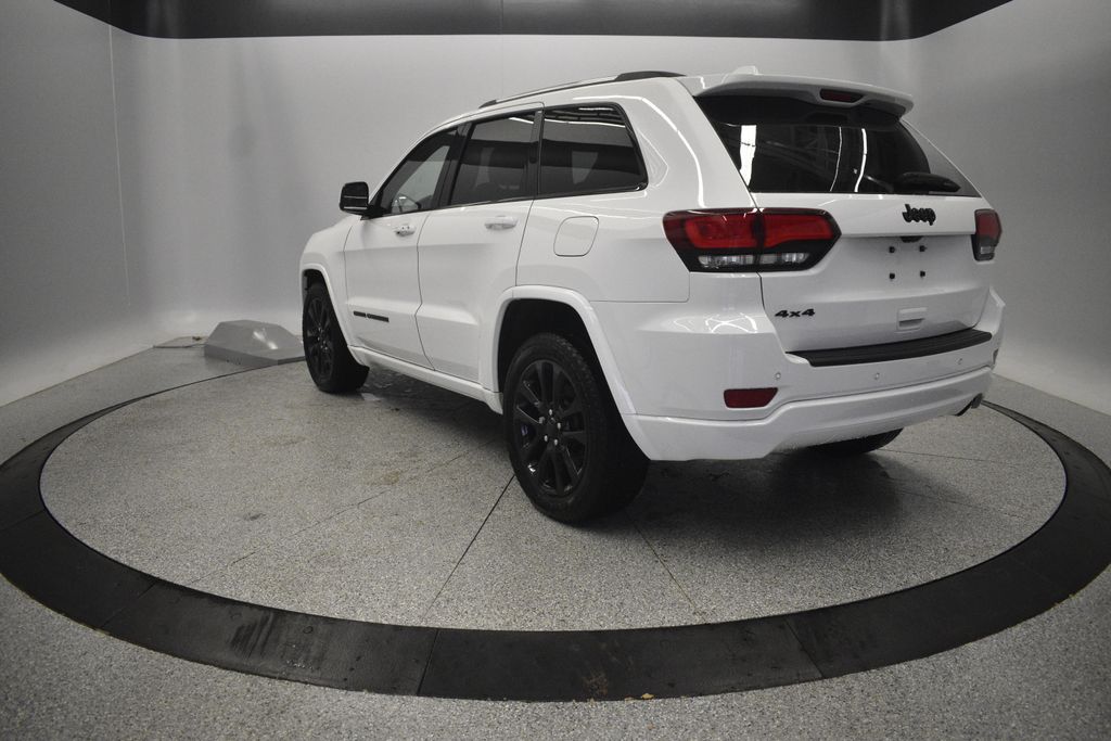 Thumbnail: 2021 Jeep Grand Cherokee - 4