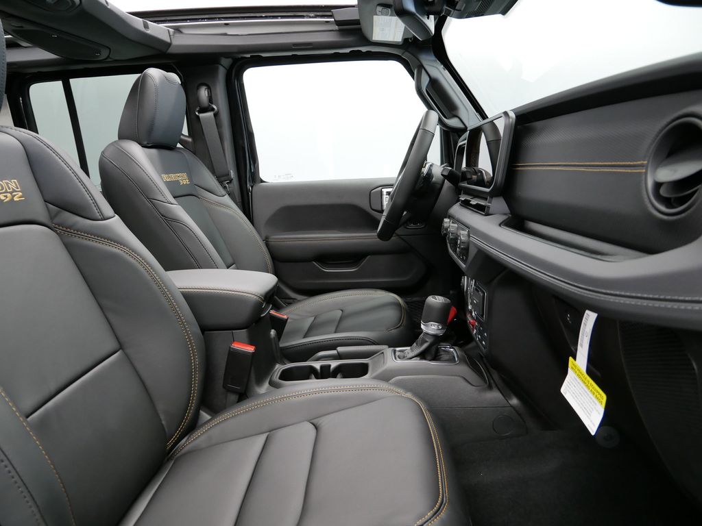 Thumbnail: 2025 Jeep Wrangler - 15