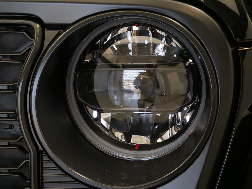 Thumbnail: 2025 Jeep Wrangler - 19