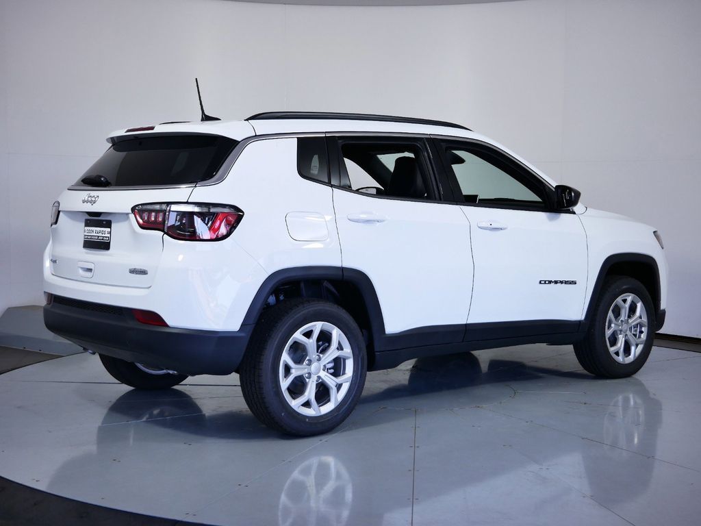 Thumbnail: 2024 Jeep Compass - 10
