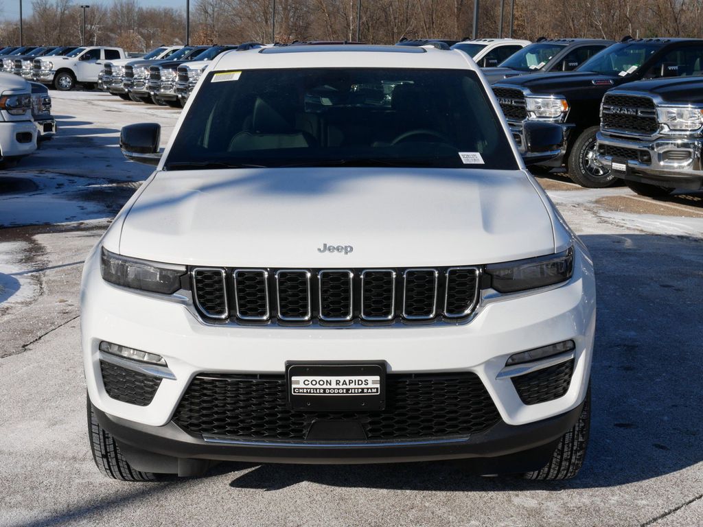 Thumbnail: 2025 Jeep Grand Cherokee - 18