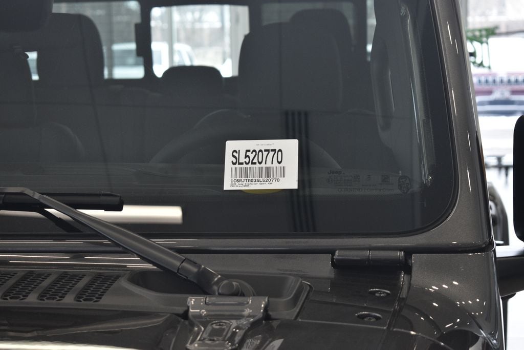 Thumbnail: 2025 Jeep Gladiator - 12