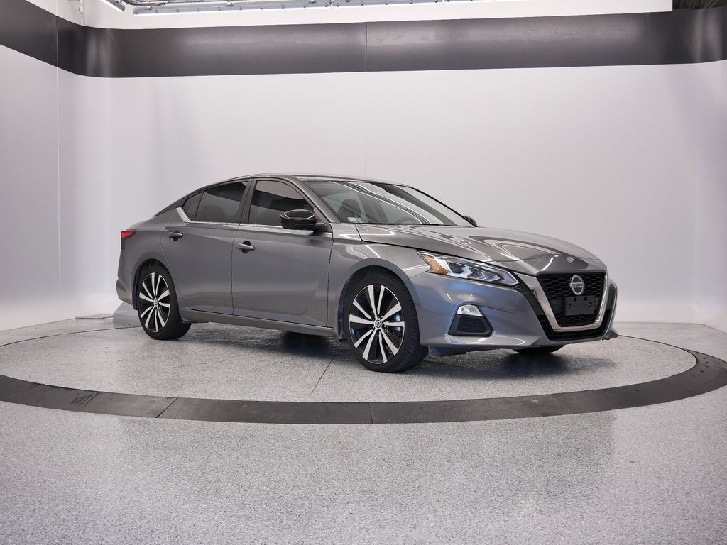 Thumbnail: 2022 Nissan Altima - 10