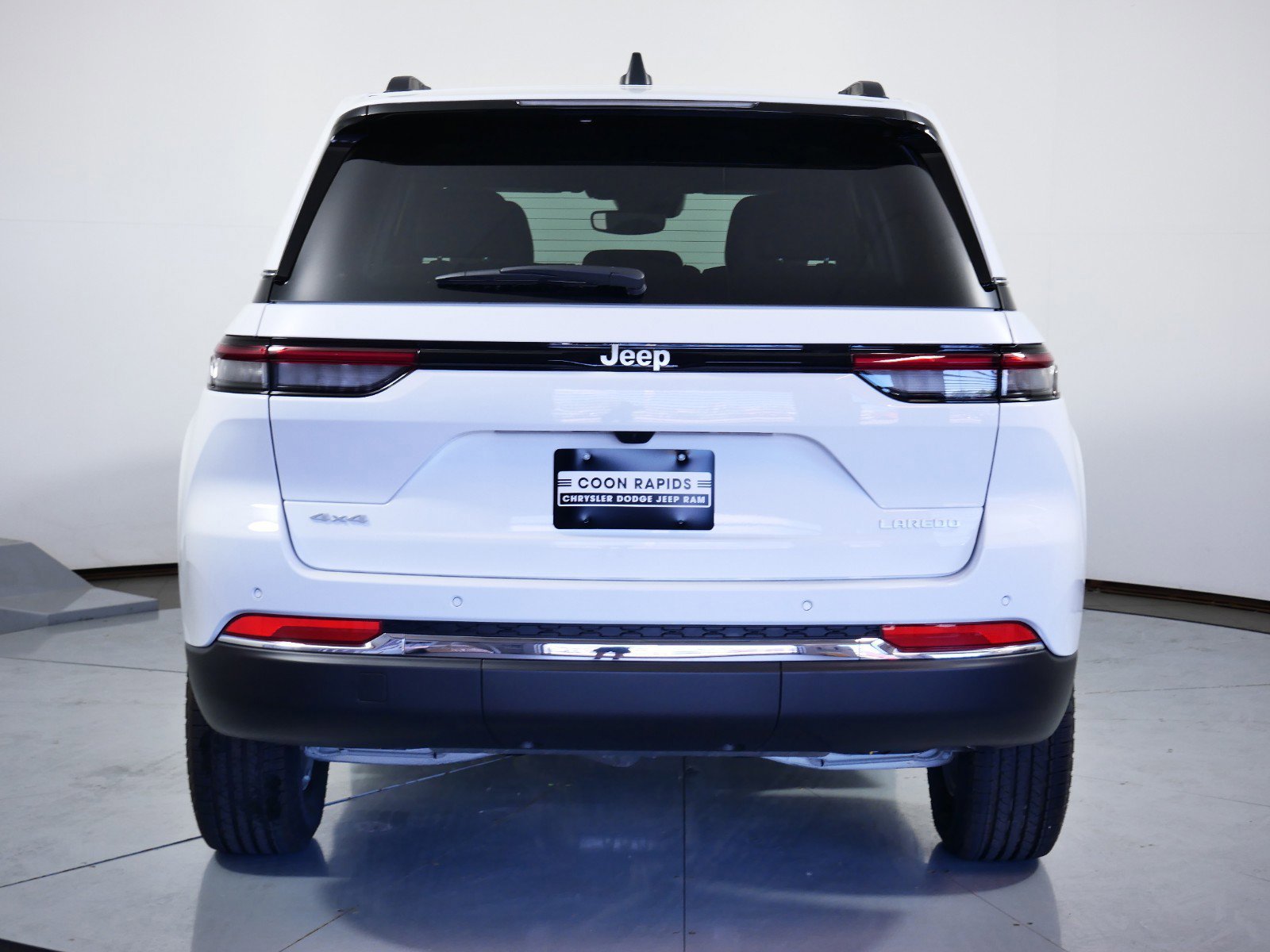 2024 Jeep Grand Cherokee Laredo 9