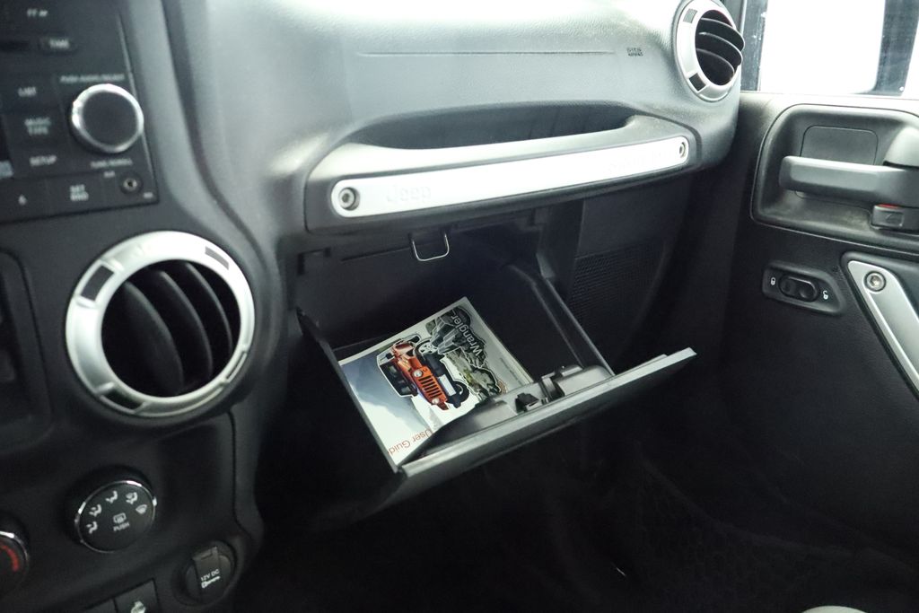 Thumbnail: 2011 Jeep Wrangler - 31