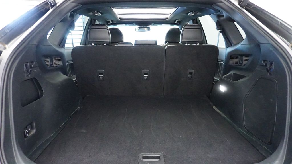 Thumbnail: 2019 Ford Edge - 19