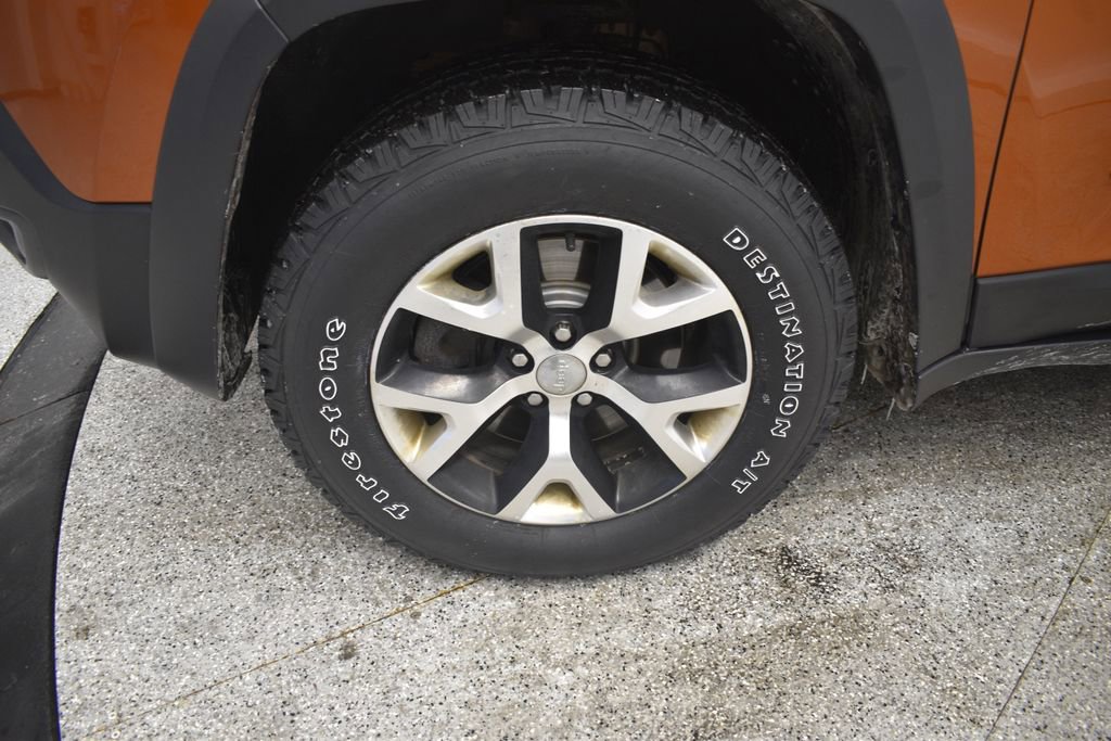 Thumbnail: 2016 Jeep Cherokee - 25