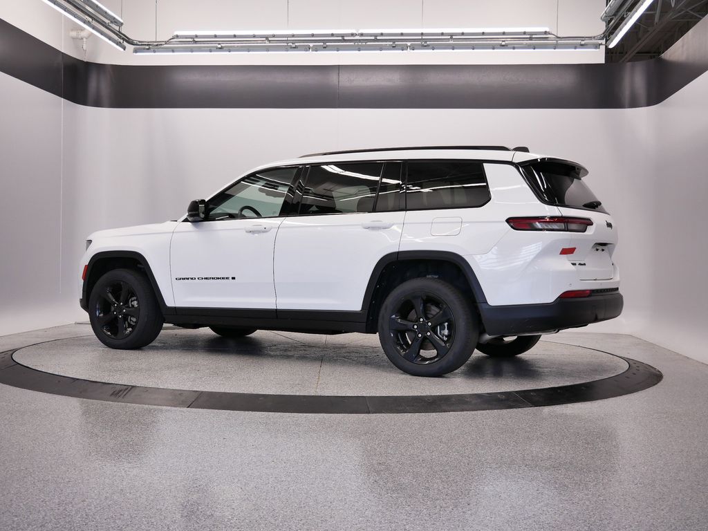 Thumbnail: 2022 Jeep Grand Cherokee L - 3