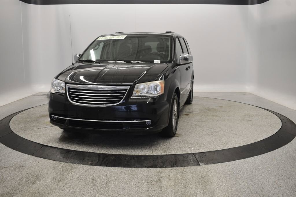 Used 2014 Chrysler Town & Country Touring-L Minivan/Van