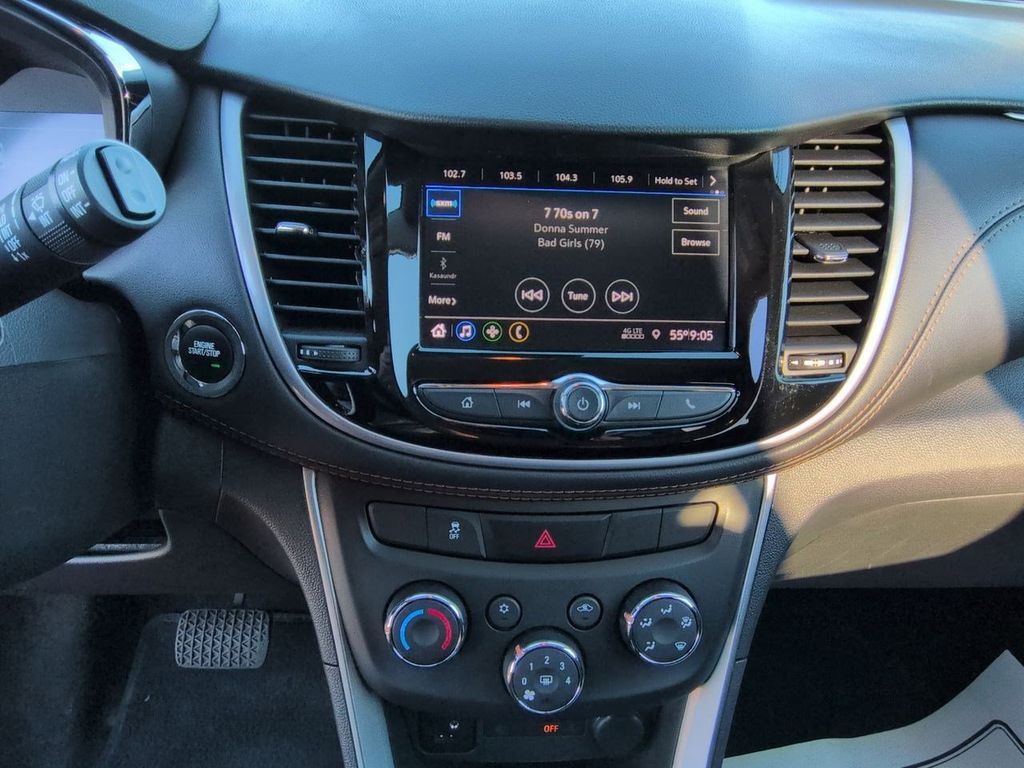 Thumbnail: 2022 Chevrolet Trax - 30