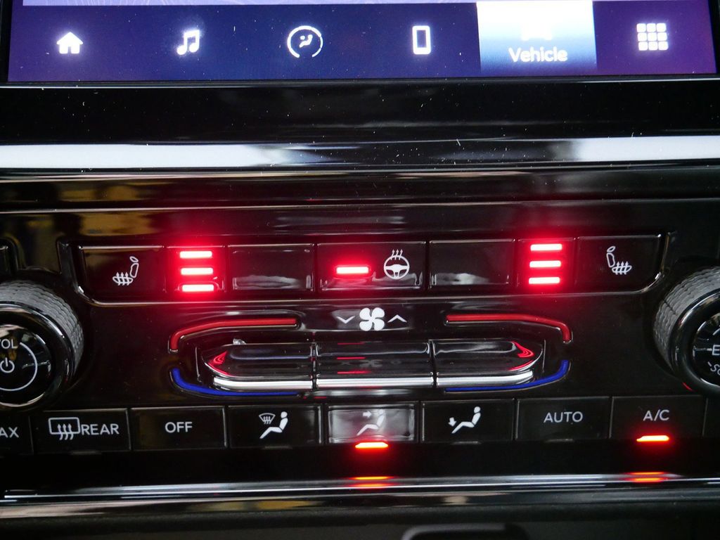 Thumbnail: 2024 Jeep Grand Cherokee - 48