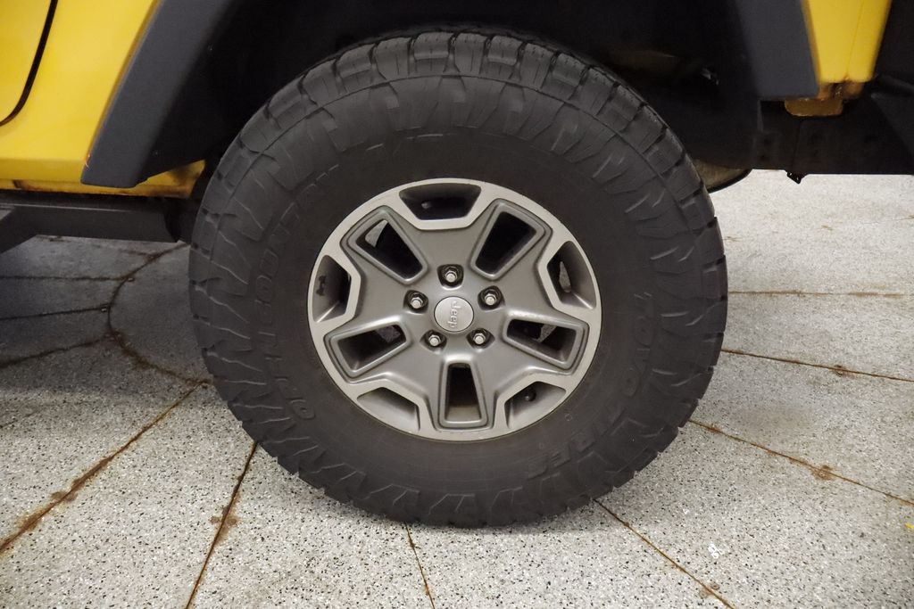 Thumbnail: 2015 Jeep Wrangler - 8