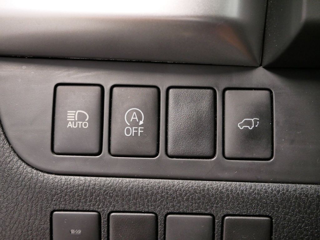 Thumbnail: 2017 Toyota Highlander - 29