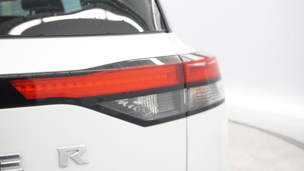 Thumbnail: 2023 Nissan Pathfinder - 21