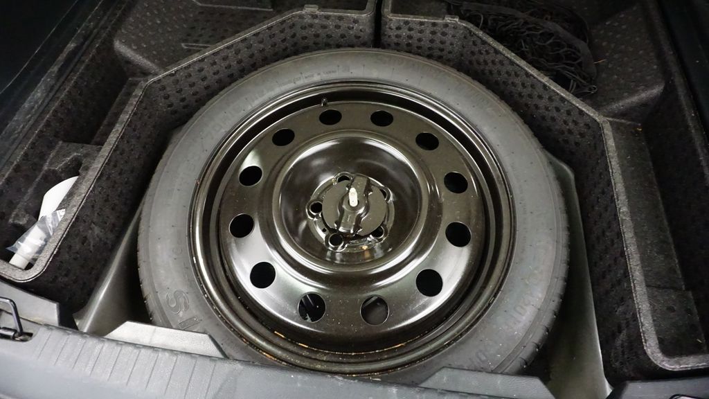 Thumbnail: 2019 Ford Edge - 20