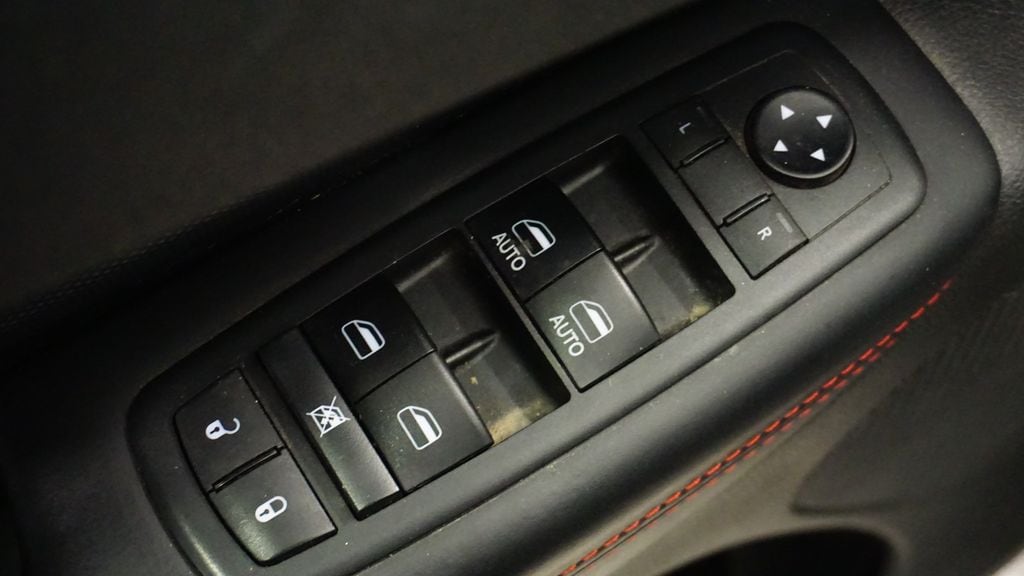 Thumbnail: 2018 Dodge Durango - 25