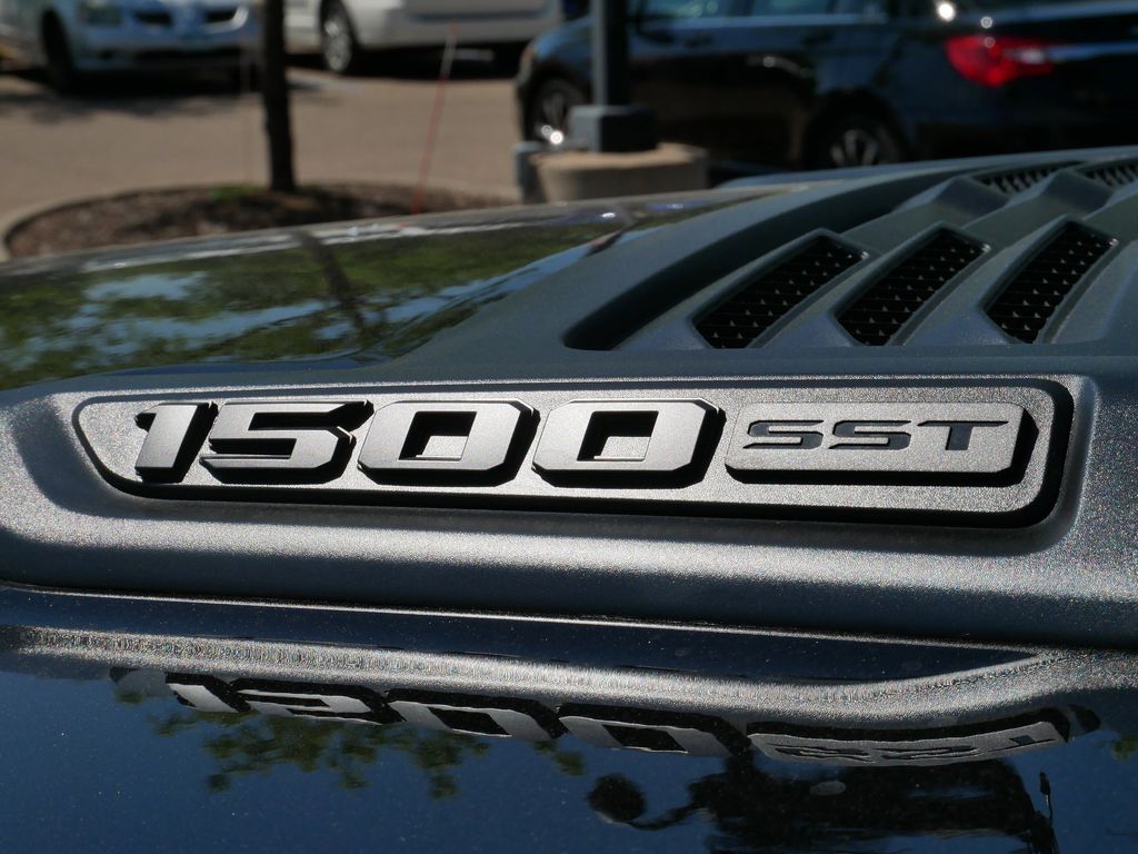 2025 RAM 1500 Laramie 17