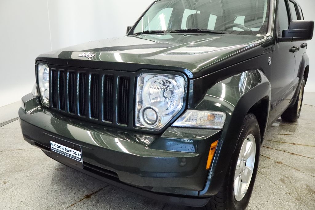 Thumbnail: 2012 Jeep Liberty - 10