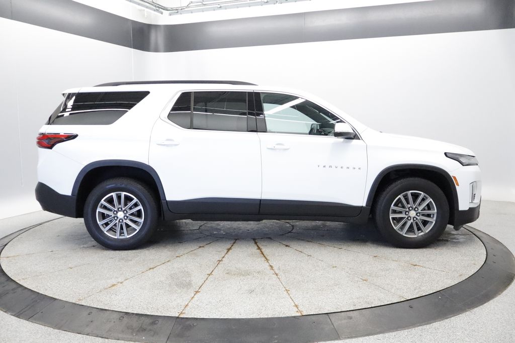Thumbnail: 2022 Chevrolet Traverse - 8