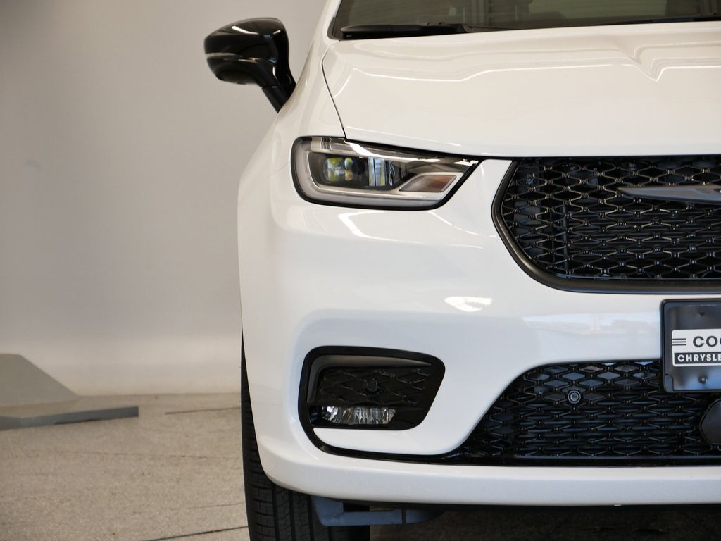 Thumbnail: 2026 Chrysler Pacifica - 45