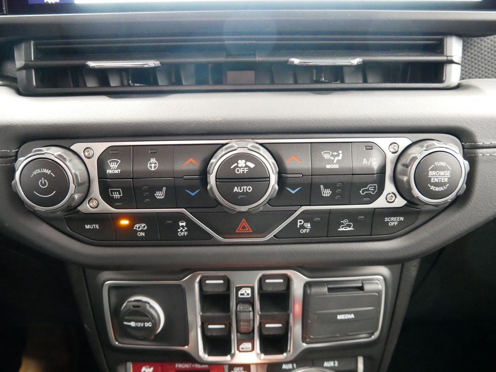 Thumbnail: 2025 Jeep Wrangler - 49