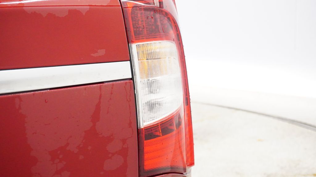 Thumbnail: 2013 Chrysler Town & Country - 14