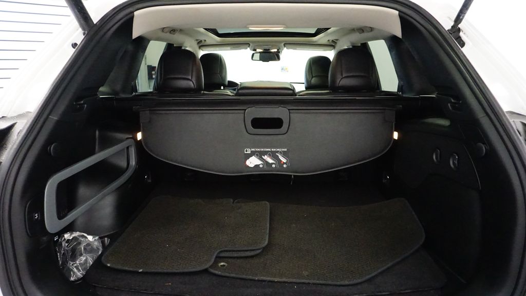 Thumbnail: 2016 Jeep Cherokee - 15