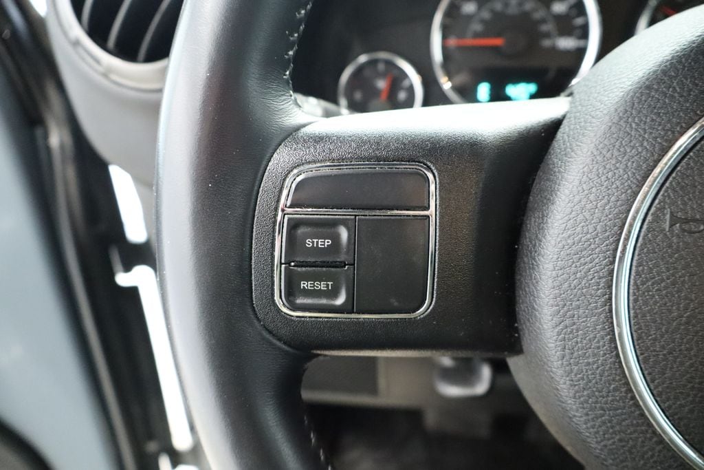 Thumbnail: 2014 Jeep Wrangler - 22