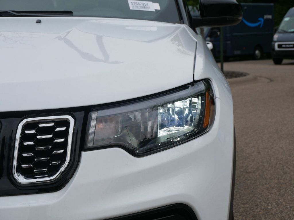 Thumbnail: 2025 Jeep Compass - 13