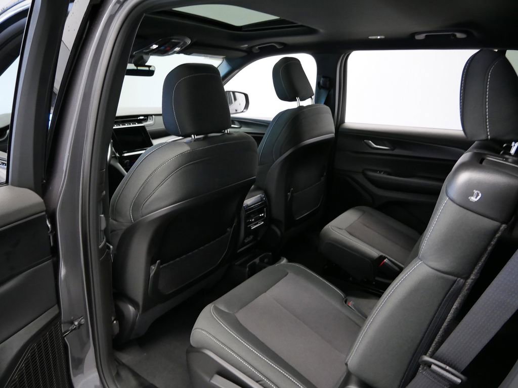 Thumbnail: 2025 Jeep Grand Cherokee L - 8