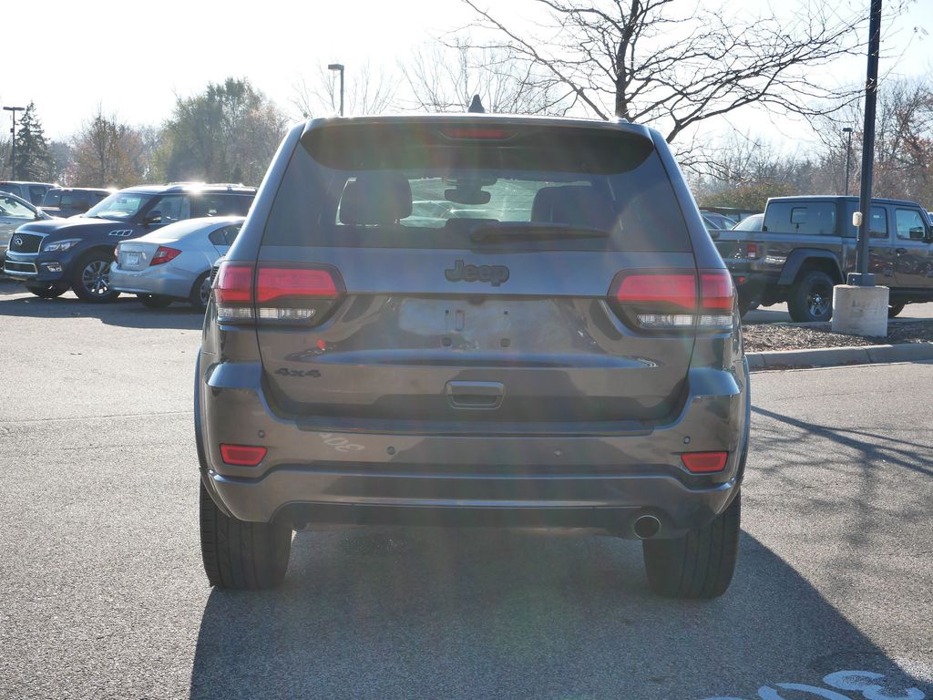 Thumbnail: 2017 Jeep Grand Cherokee - 4