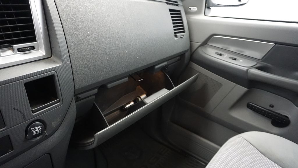 Thumbnail: 2008 Dodge Ram 1500 - 41