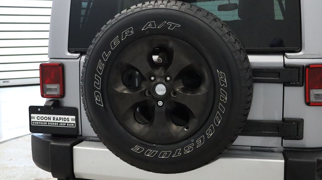 Thumbnail: 2014 Jeep Wrangler - 15