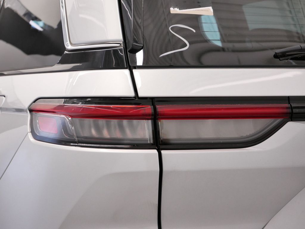Thumbnail: 2022 Jeep Grand Cherokee - 18