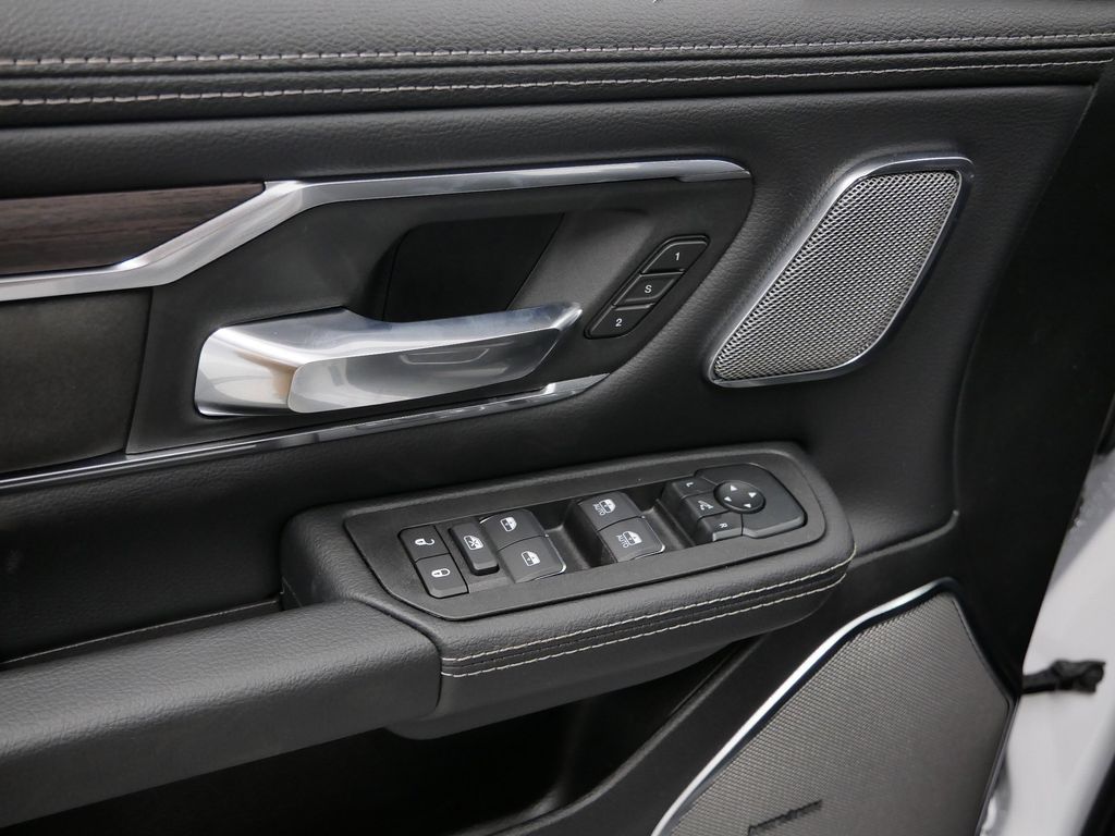 Thumbnail: 2026 RAM 1500 - 6