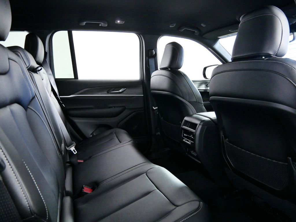 Thumbnail: 2025 Jeep Grand Cherokee - 25