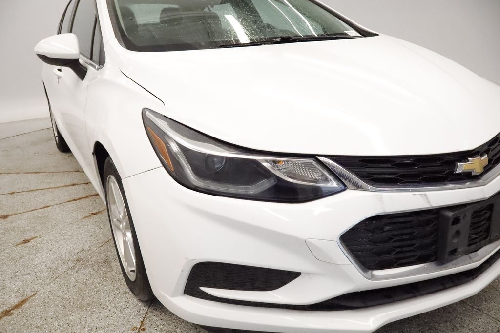 Thumbnail: 2016 Chevrolet Cruze - 4
