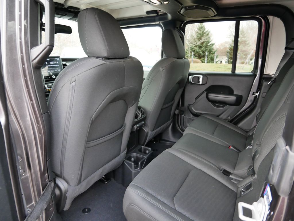 Thumbnail: 2020 Jeep Gladiator - 8