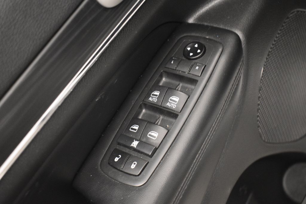 Thumbnail: 2020 Jeep Grand Cherokee - 20