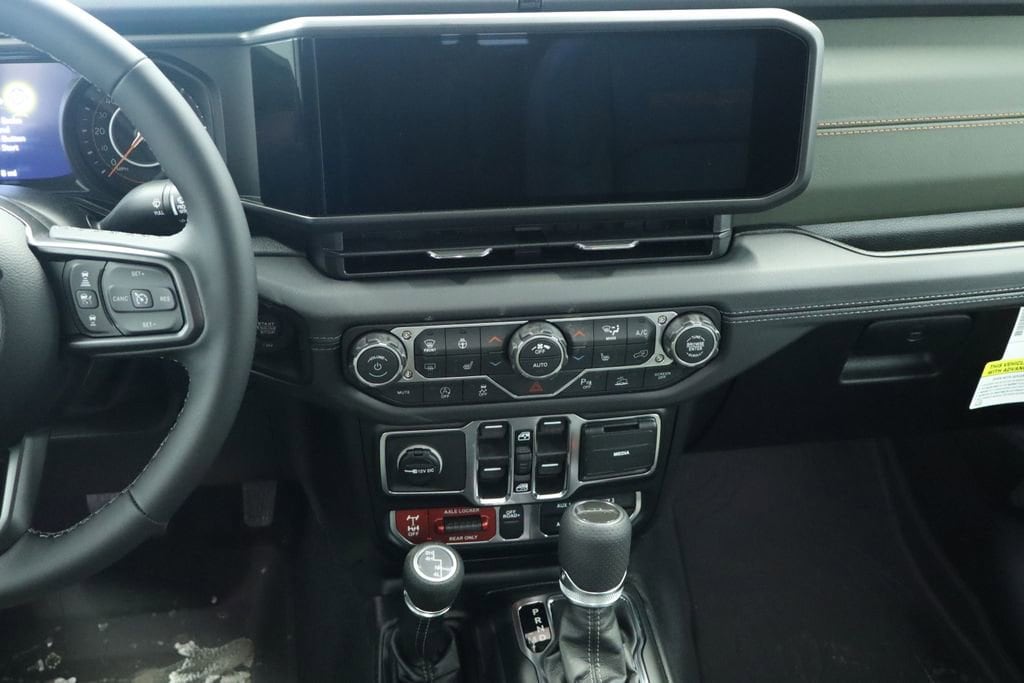 Thumbnail: 2026 Jeep Gladiator - 32