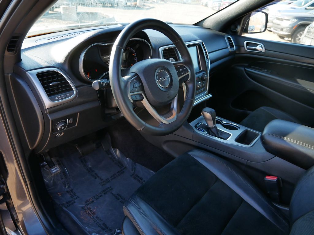 Thumbnail: 2017 Jeep Grand Cherokee - 22