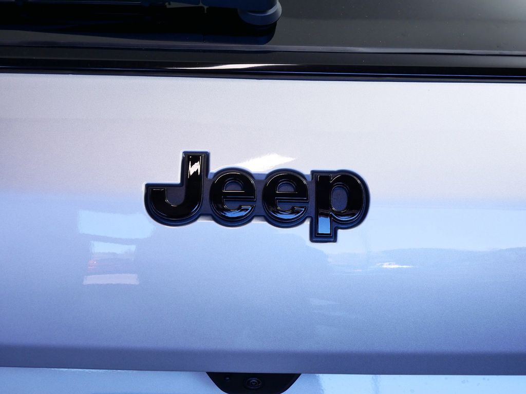 Thumbnail: 2025 Jeep Grand Cherokee L - 13