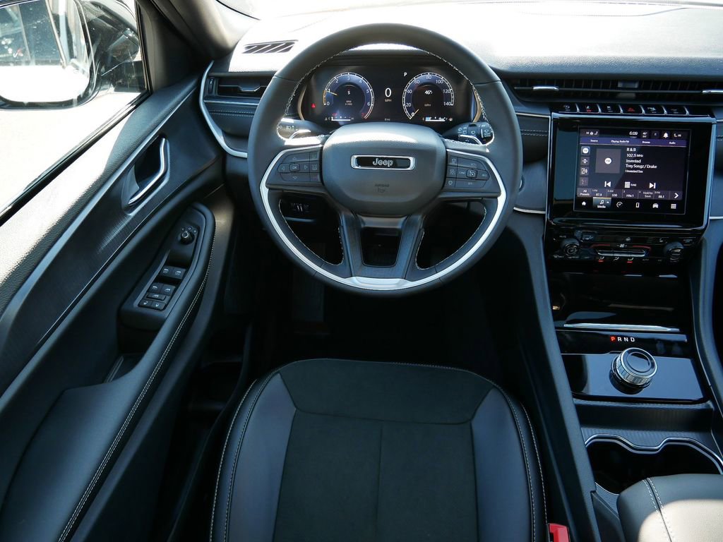 Thumbnail: 2025 Jeep Grand Cherokee - 18