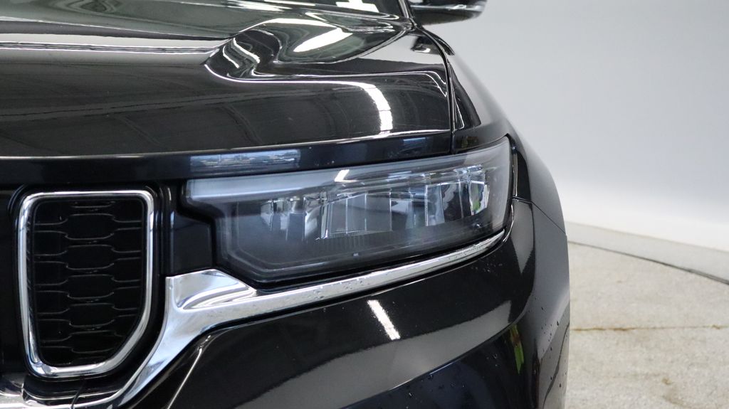 Thumbnail: 2023 Jeep Grand Cherokee - 9