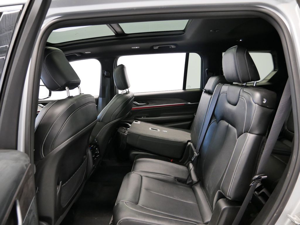 Thumbnail: 2024 Jeep Grand Cherokee L - 26