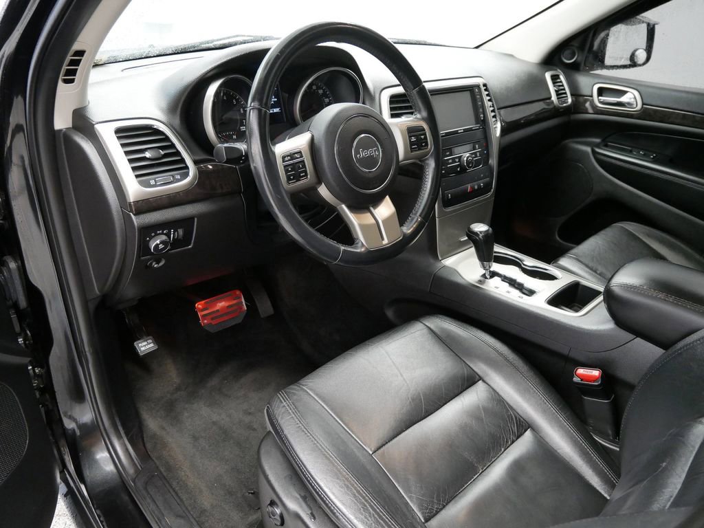 2012 Jeep Grand Cherokee Laredo 2