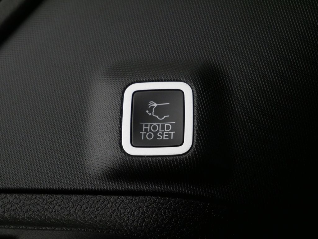 Thumbnail: 2025 Jeep Grand Cherokee - 15